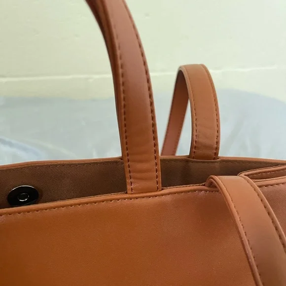 Telfar Medium Tan Bag - Picture 4 of 10